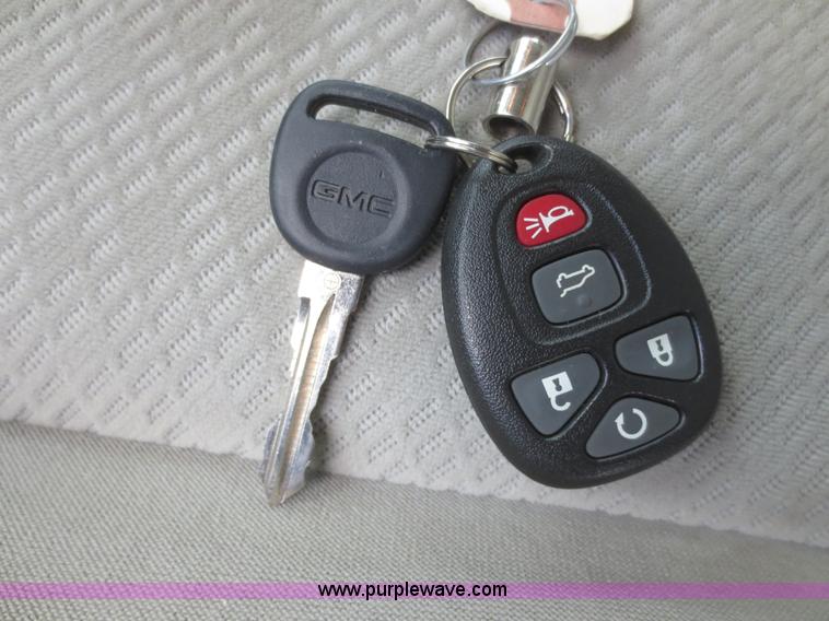 image for item F6921 2007 GMC Yukon SUV