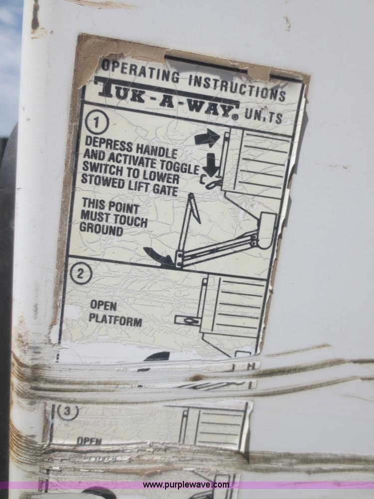 image for item F6940 Utilimaster 24' box bed