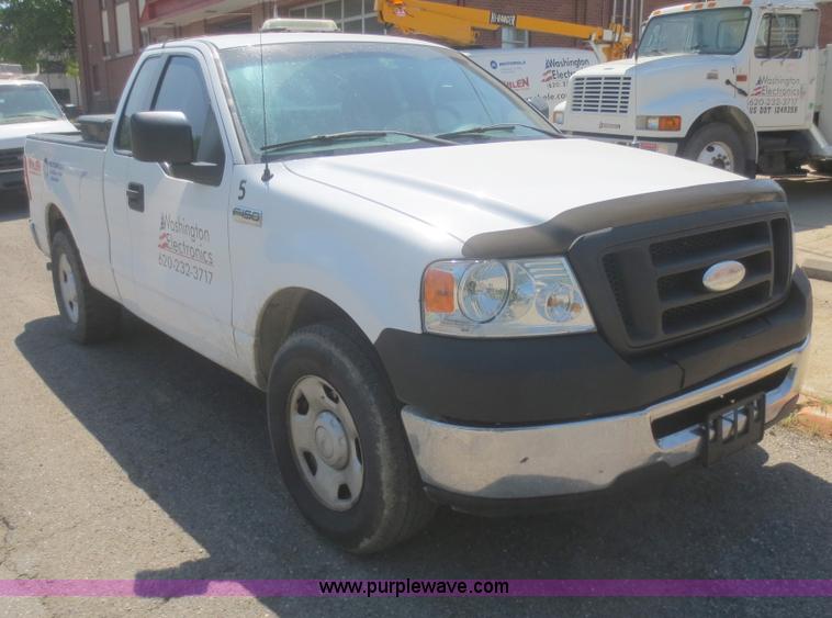 image for item F6976 2006 Ford F150 XL pickup truck