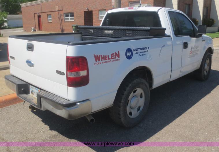 image for item F6976 2006 Ford F150 XL pickup truck