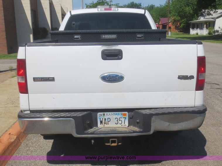 image for item F6976 2006 Ford F150 XL pickup truck