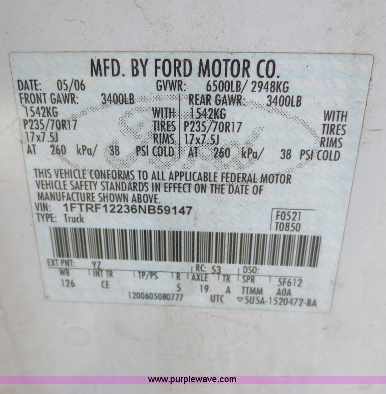 image for item F6976 2006 Ford F150 XL pickup truck