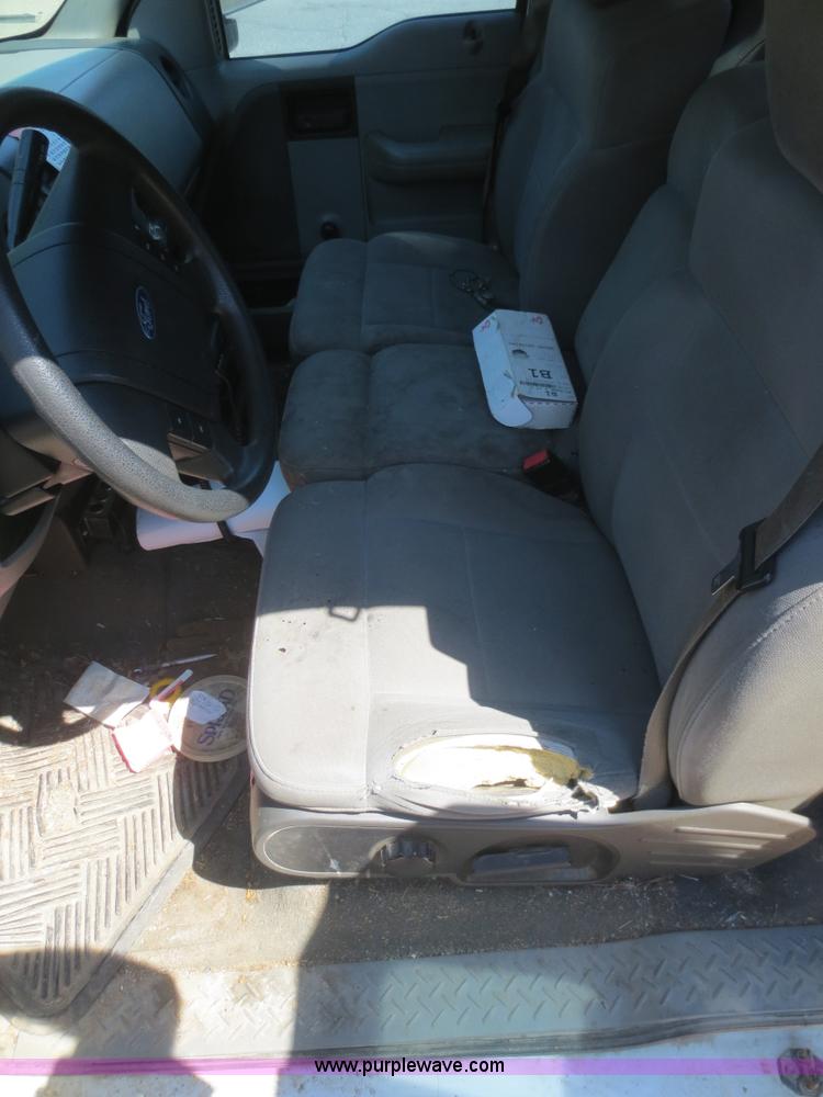 image for item F6976 2006 Ford F150 XL pickup truck