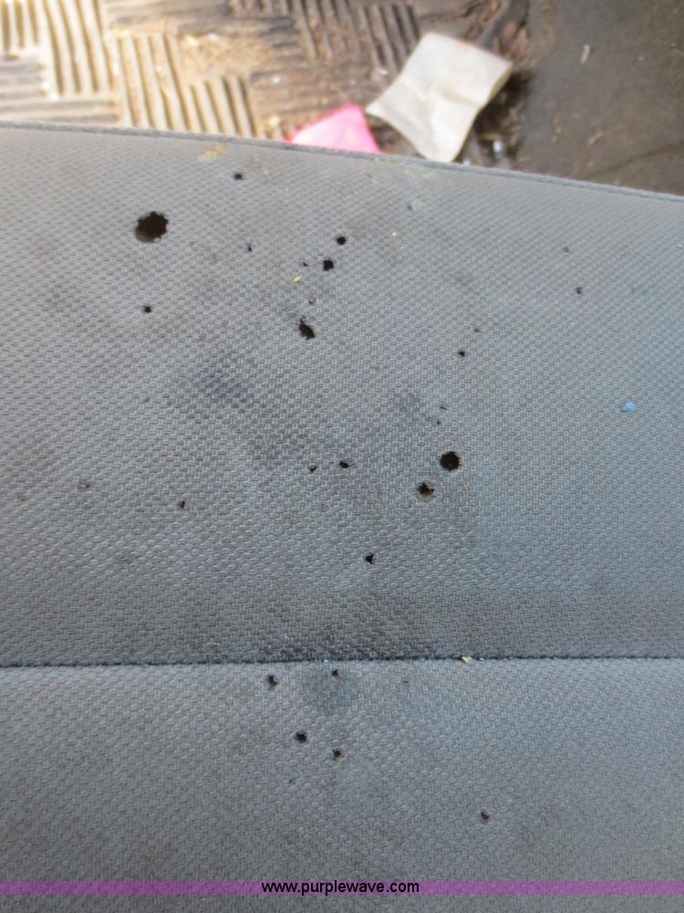 image for item F6976 2006 Ford F150 XL pickup truck