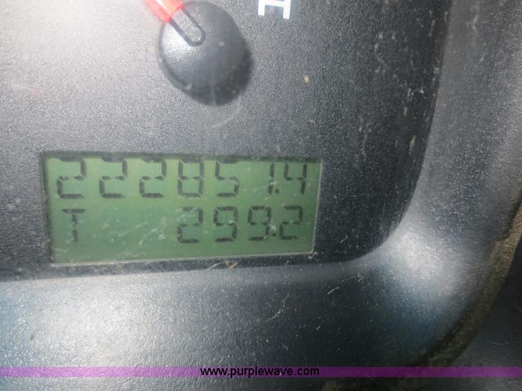 image for item F6976 2006 Ford F150 XL pickup truck