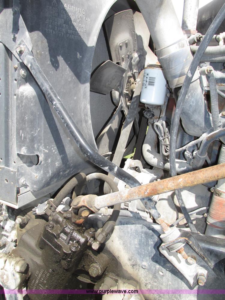 image for item F7370 2001 Mack CH613 semi truck