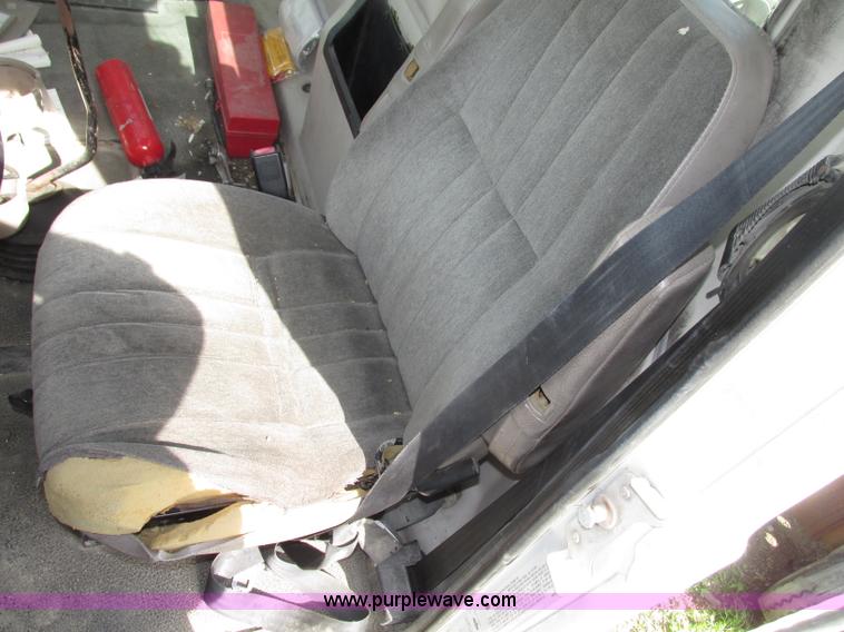 image for item F7370 2001 Mack CH613 semi truck