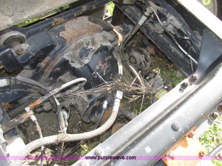 image for item F7370 2001 Mack CH613 semi truck