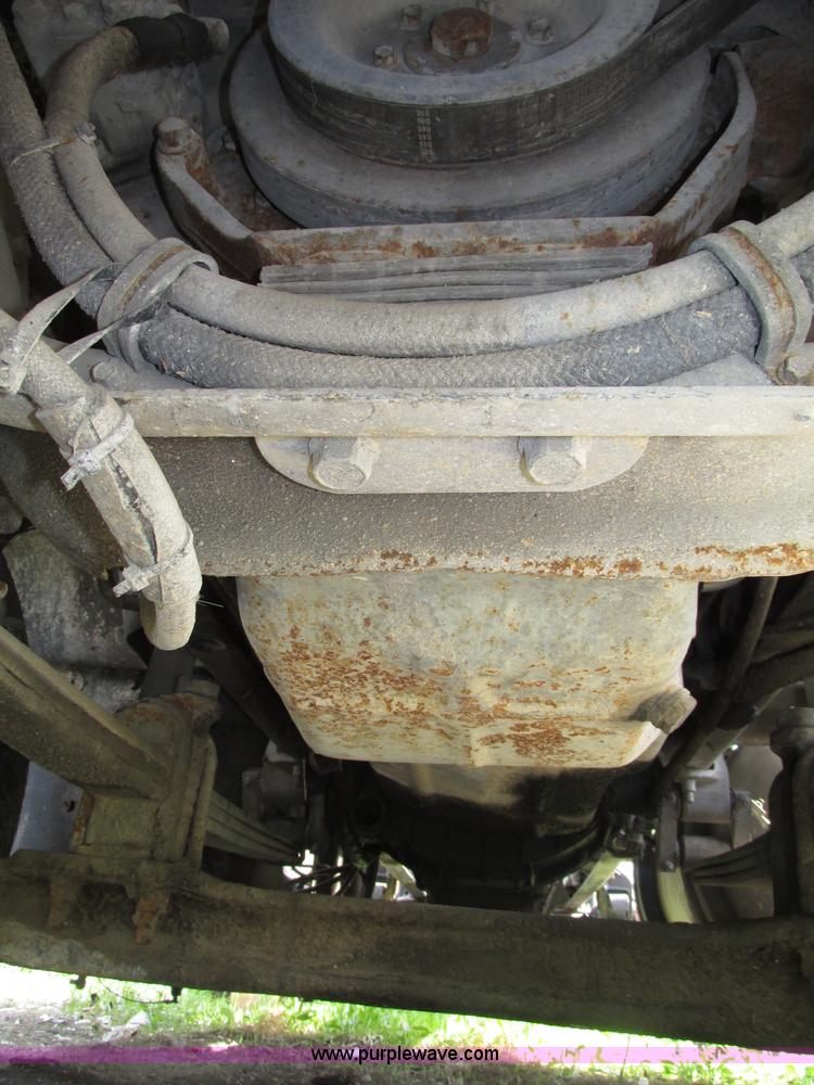 image for item F7370 2001 Mack CH613 semi truck