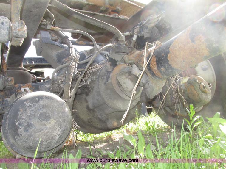 image for item F7370 2001 Mack CH613 semi truck