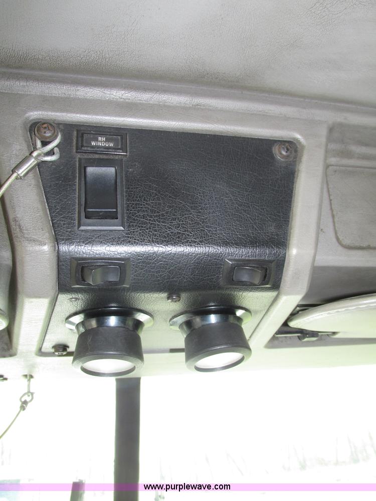 image for item F7371 2006 Kenworth T800 semi truck