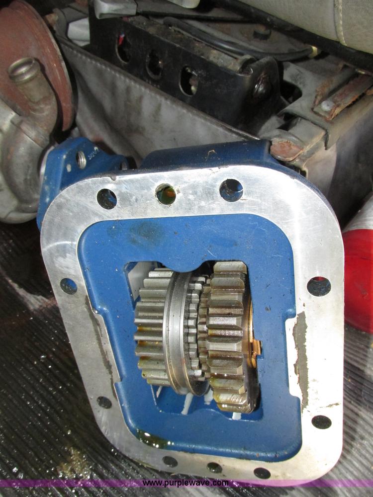 image for item F7371 2006 Kenworth T800 semi truck