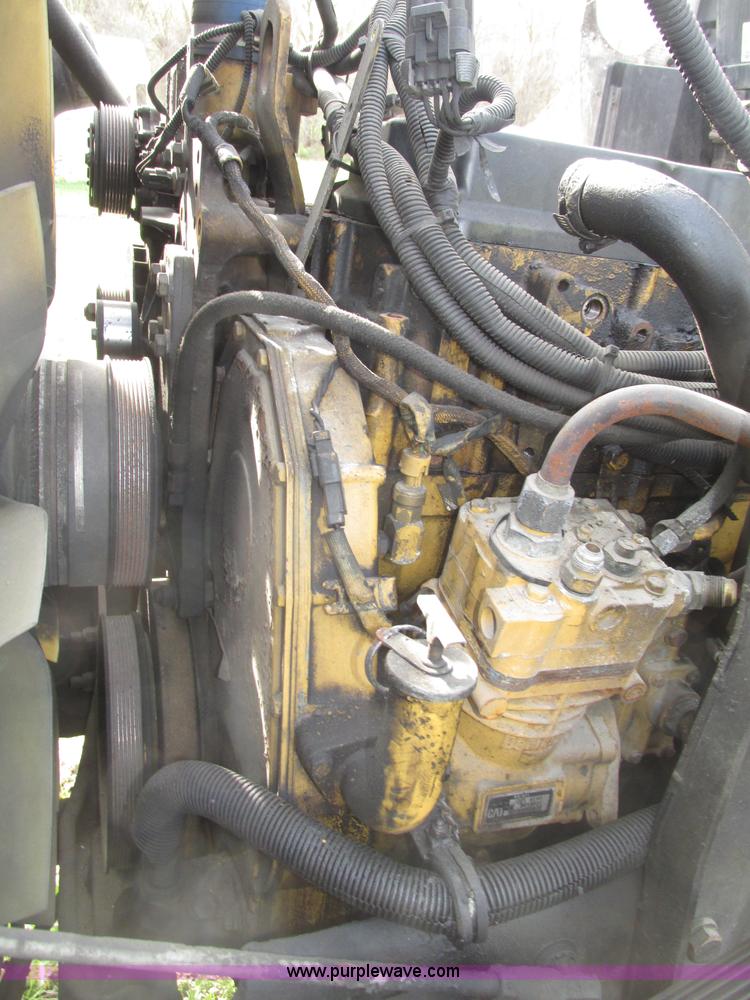 image for item F7371 2006 Kenworth T800 semi truck