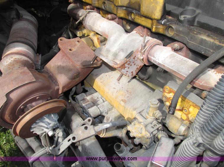 image for item F7371 2006 Kenworth T800 semi truck