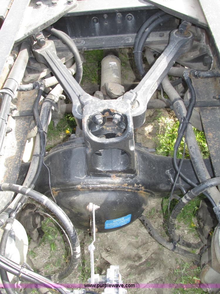 image for item F7371 2006 Kenworth T800 semi truck