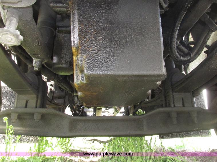 image for item F7371 2006 Kenworth T800 semi truck