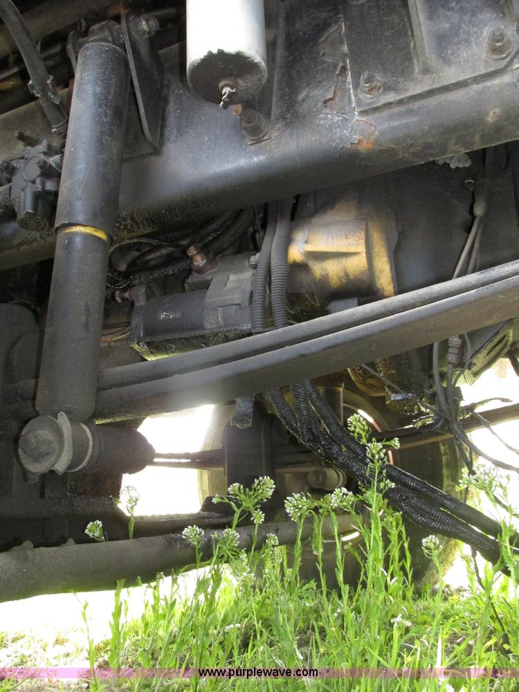 image for item F7371 2006 Kenworth T800 semi truck