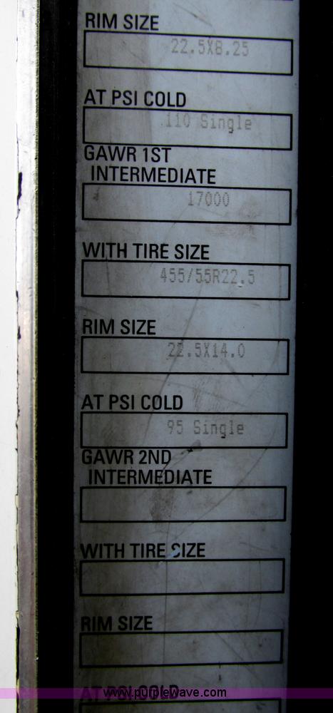 image for item F7371 2006 Kenworth T800 semi truck