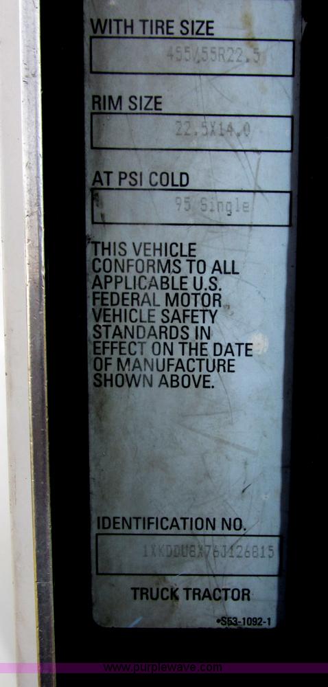 image for item F7371 2006 Kenworth T800 semi truck