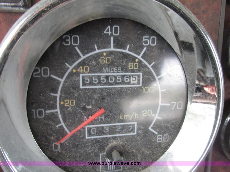 image for item F7374 2006 Kenworth T800 semi truck