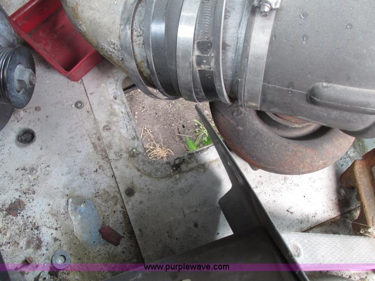 image for item F7374 2006 Kenworth T800 semi truck