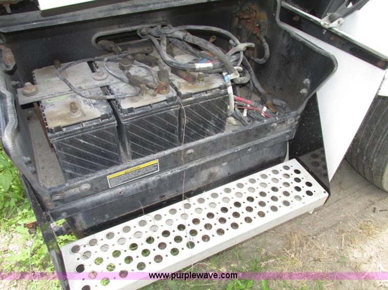 image for item F7374 2006 Kenworth T800 semi truck