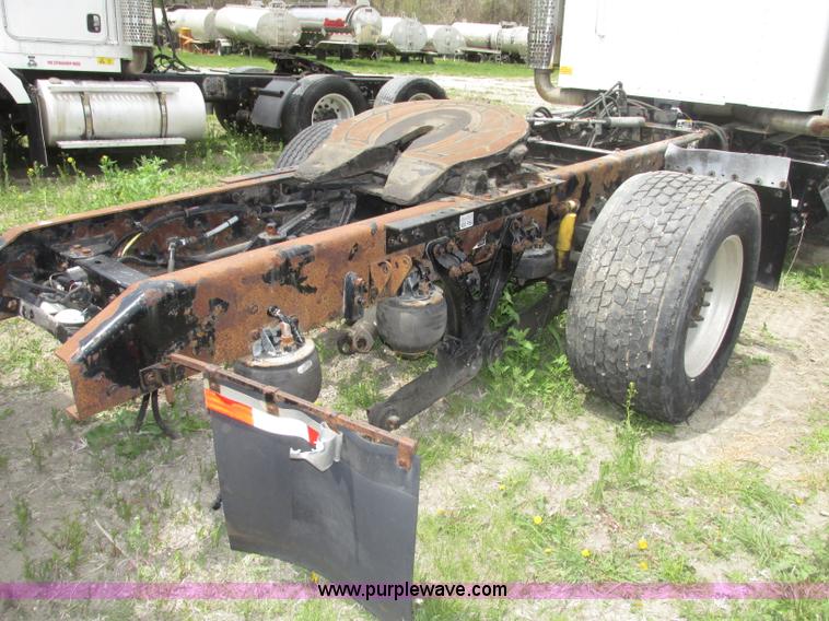 image for item F7374 2006 Kenworth T800 semi truck