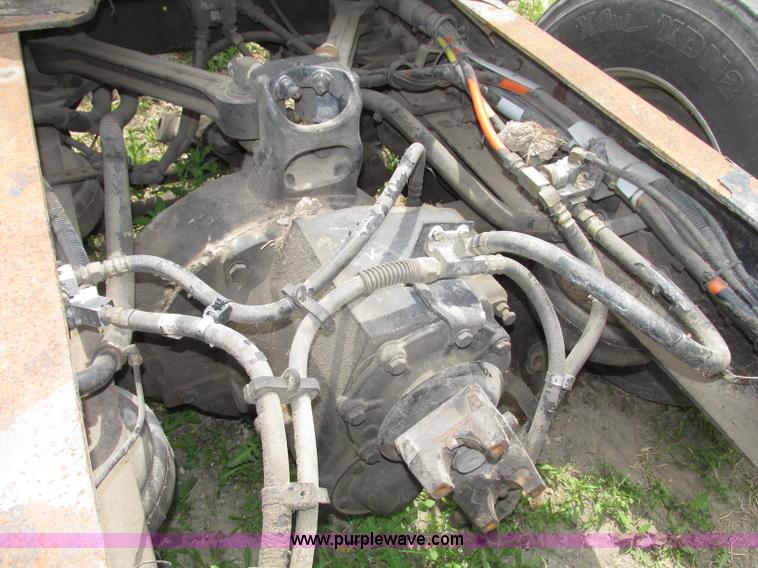 image for item F7374 2006 Kenworth T800 semi truck