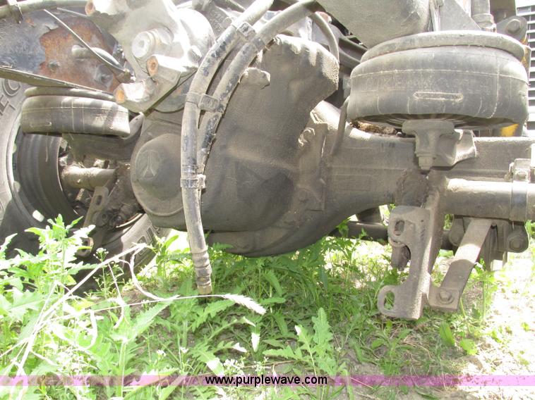 image for item F7374 2006 Kenworth T800 semi truck