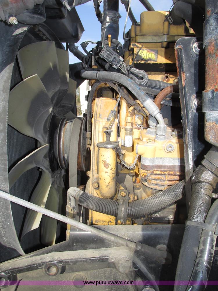 image for item F7374 2006 Kenworth T800 semi truck