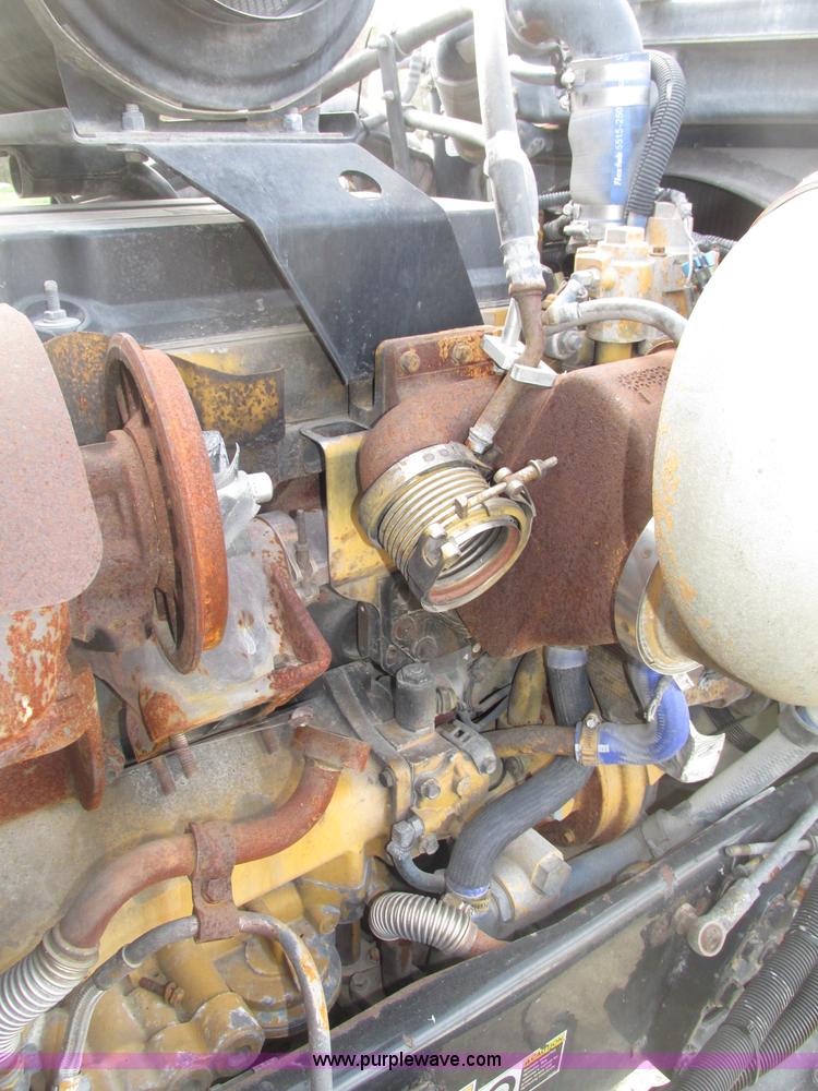 image for item F7374 2006 Kenworth T800 semi truck