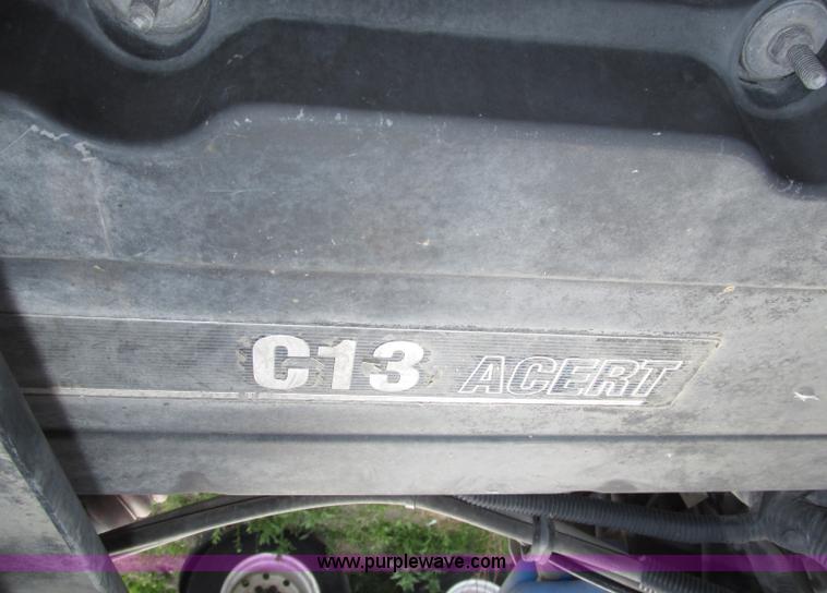 image for item F7374 2006 Kenworth T800 semi truck