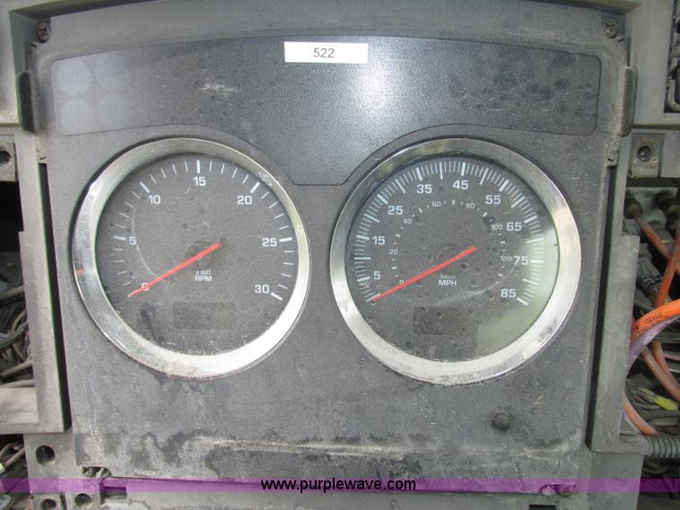 image for item F7375 2007 Kenworth T800 semi truck