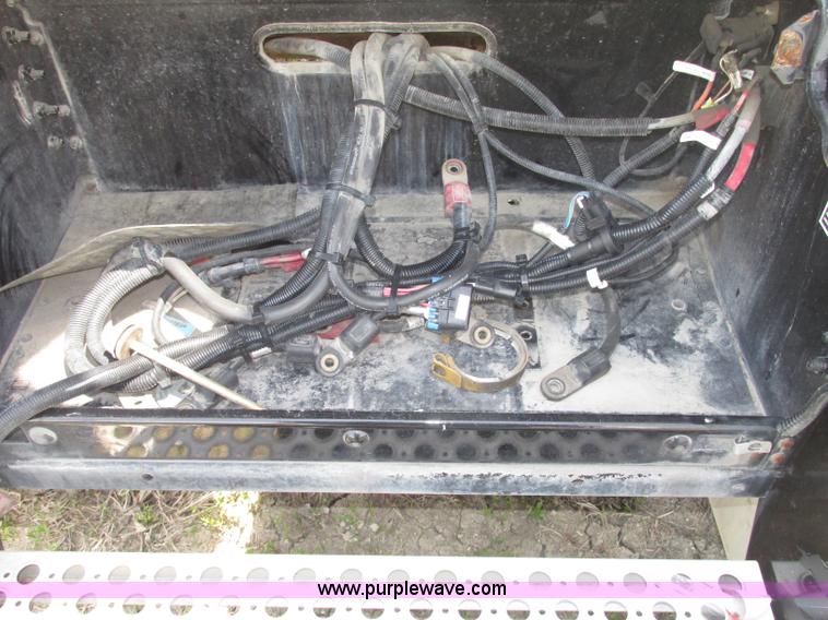 image for item F7375 2007 Kenworth T800 semi truck