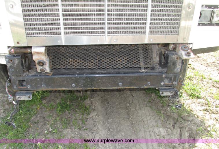 image for item F7375 2007 Kenworth T800 semi truck