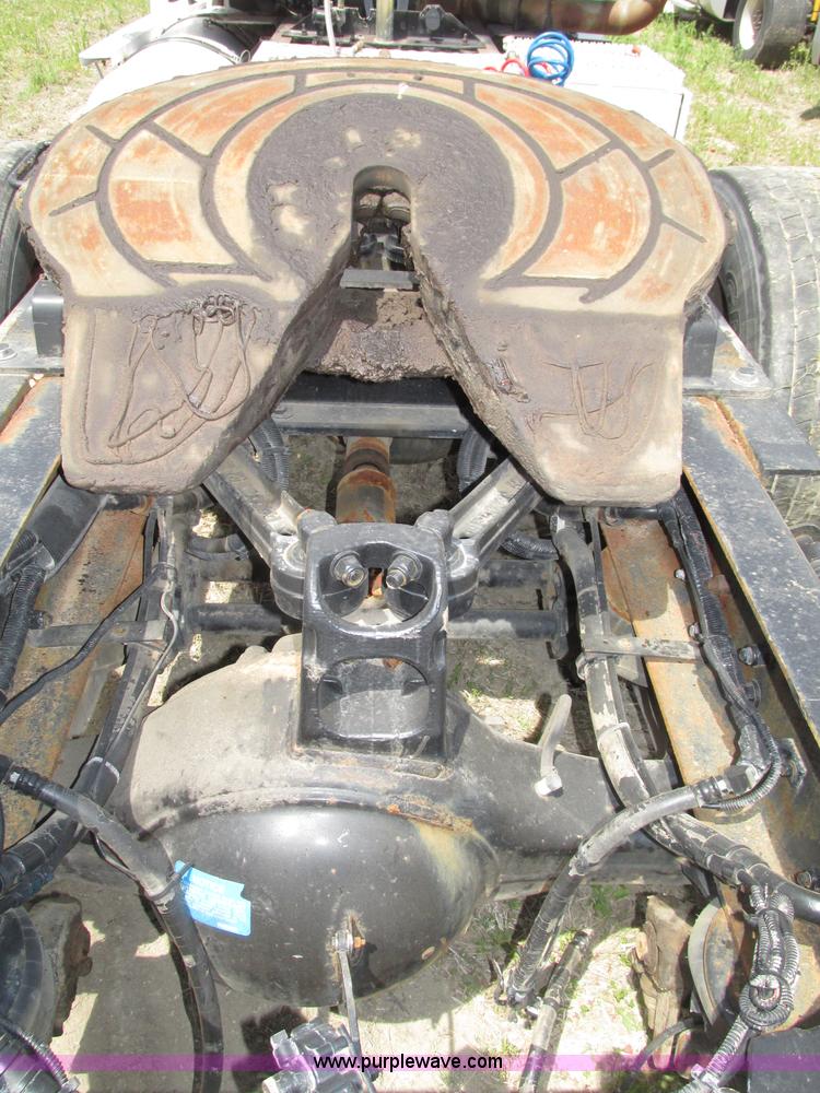 image for item F7375 2007 Kenworth T800 semi truck