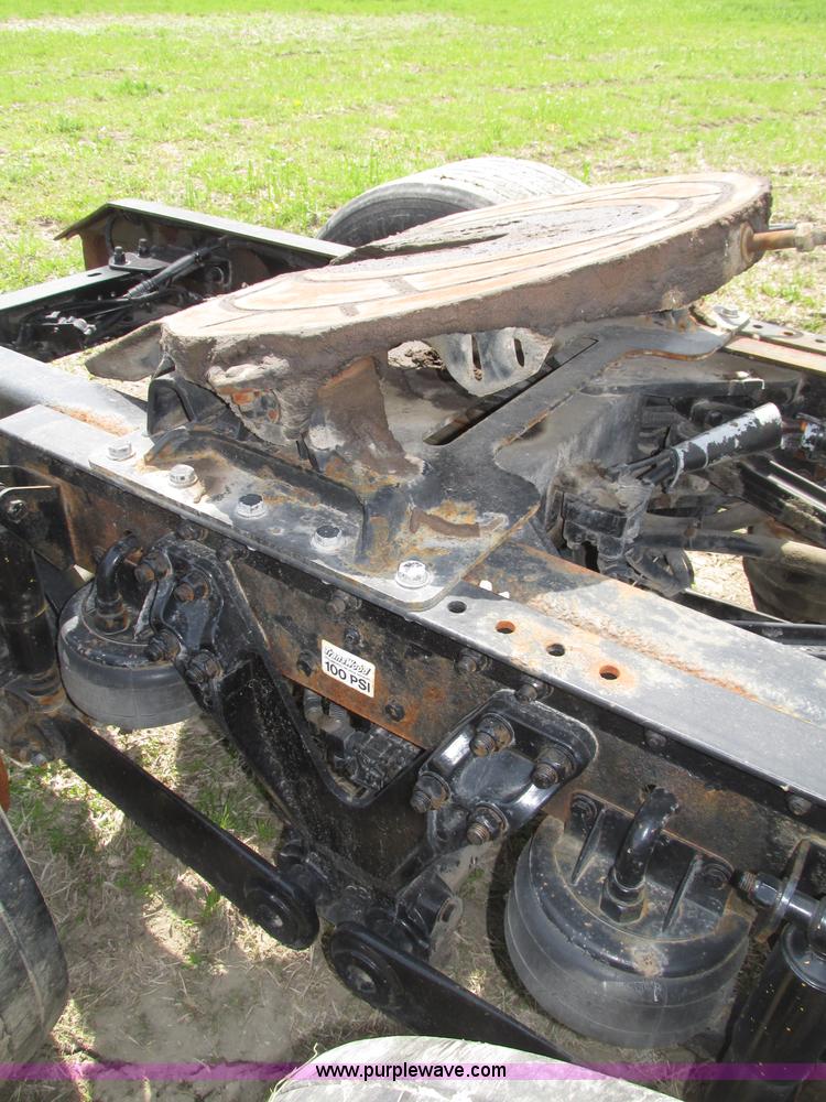 image for item F7375 2007 Kenworth T800 semi truck