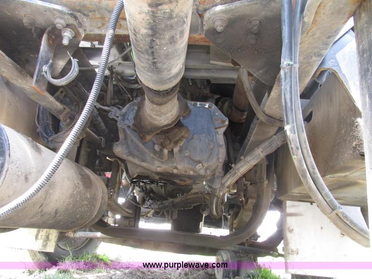 image for item F7375 2007 Kenworth T800 semi truck