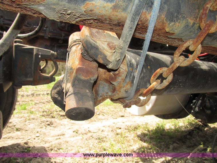 image for item F7375 2007 Kenworth T800 semi truck