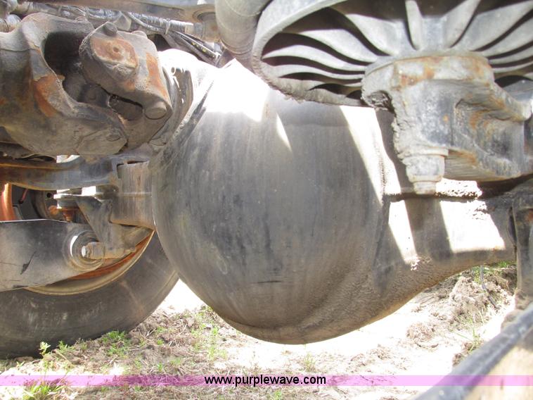 image for item F7375 2007 Kenworth T800 semi truck