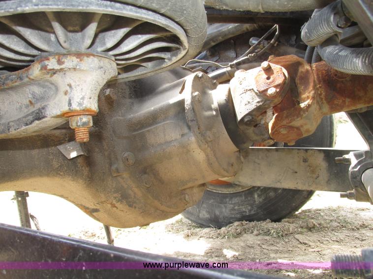 image for item F7375 2007 Kenworth T800 semi truck