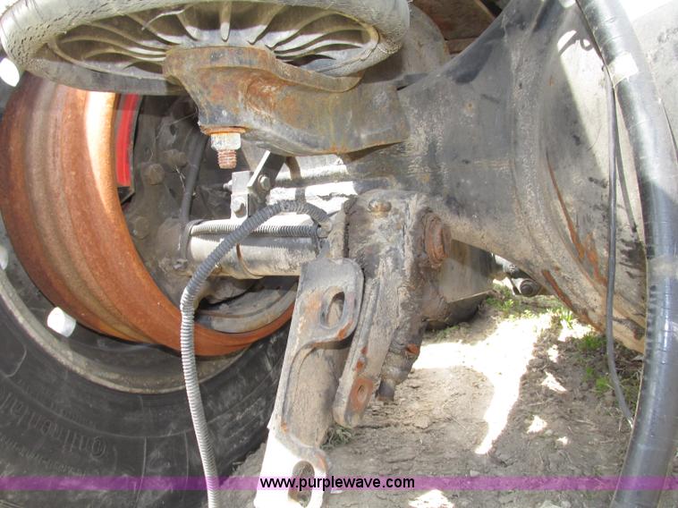 image for item F7375 2007 Kenworth T800 semi truck