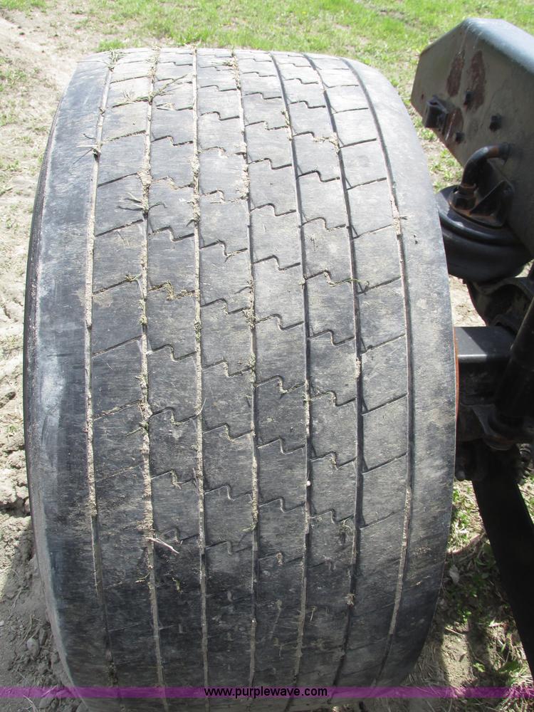 image for item F7375 2007 Kenworth T800 semi truck