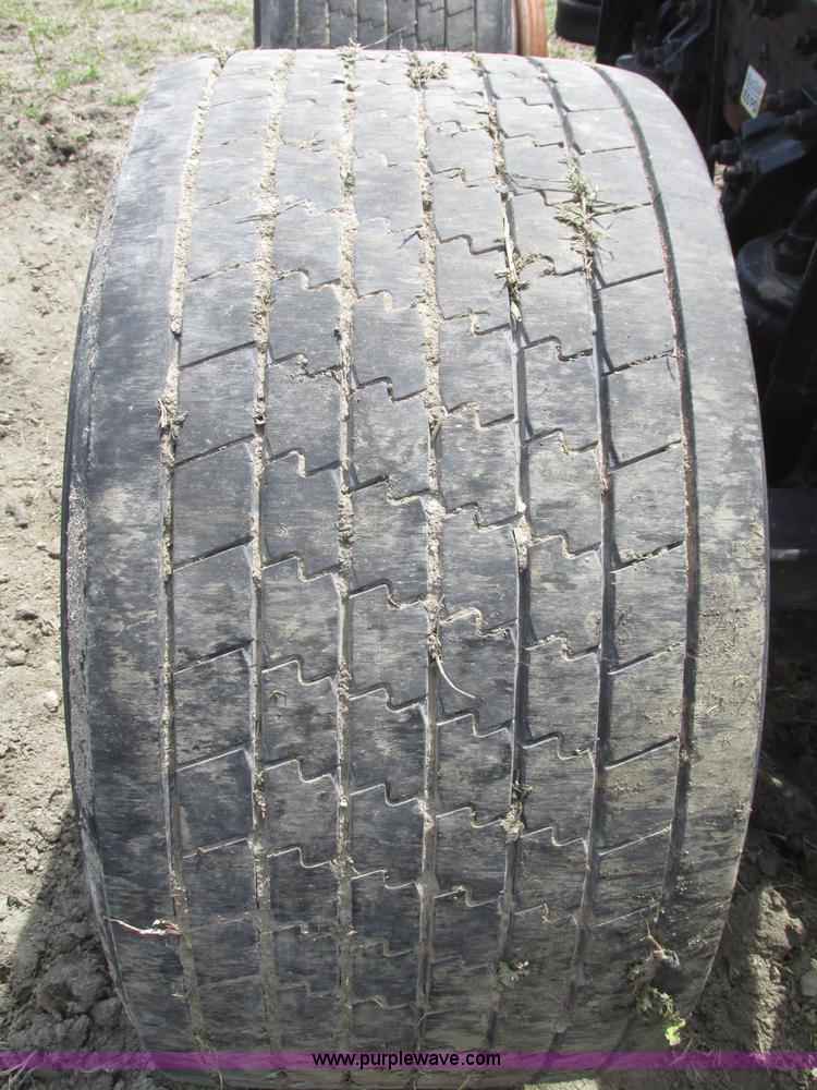 image for item F7375 2007 Kenworth T800 semi truck