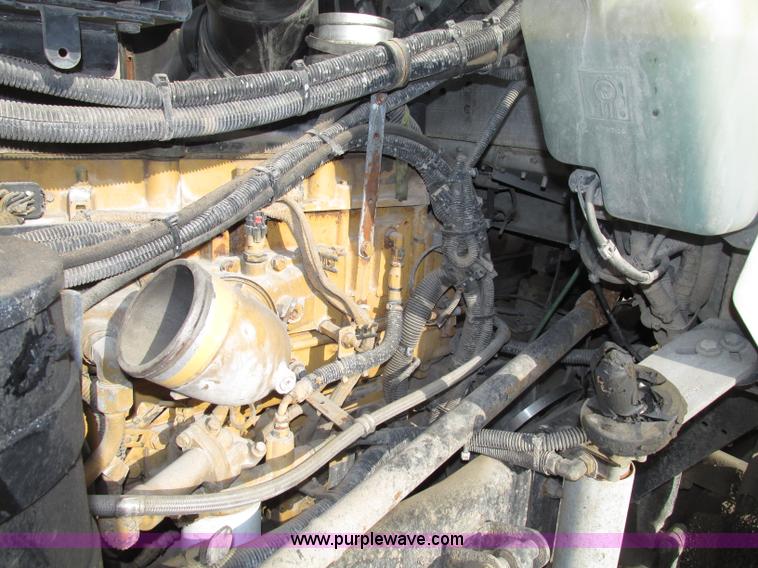 image for item F7375 2007 Kenworth T800 semi truck