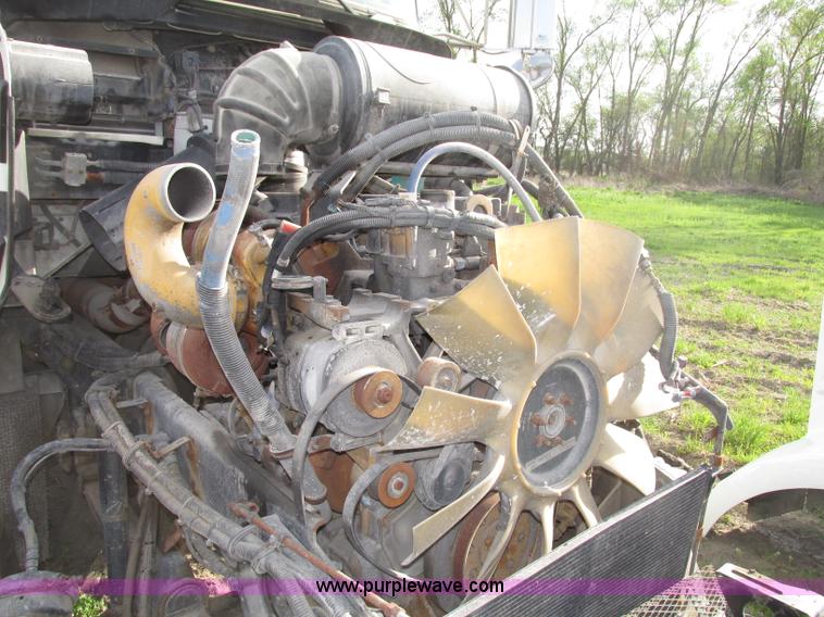 image for item F7375 2007 Kenworth T800 semi truck