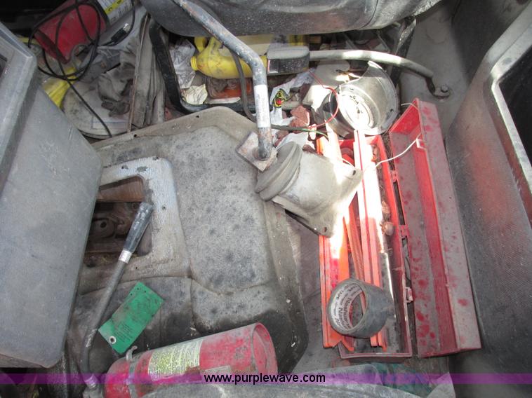 image for item F7376 2000 Mack CH613 semi truck