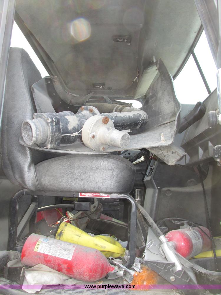 image for item F7376 2000 Mack CH613 semi truck