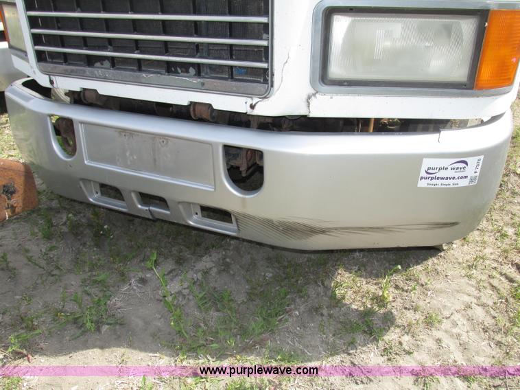 image for item F7376 2000 Mack CH613 semi truck