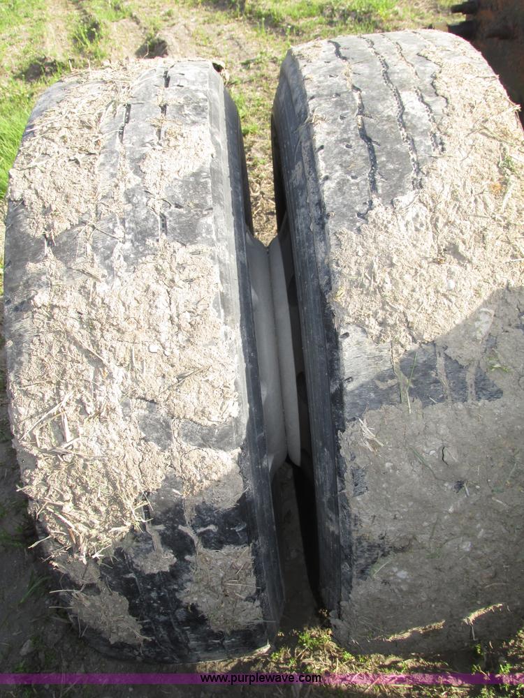 image for item F7376 2000 Mack CH613 semi truck